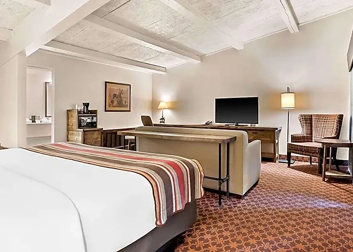 Western Outlaw Hotel 3*
